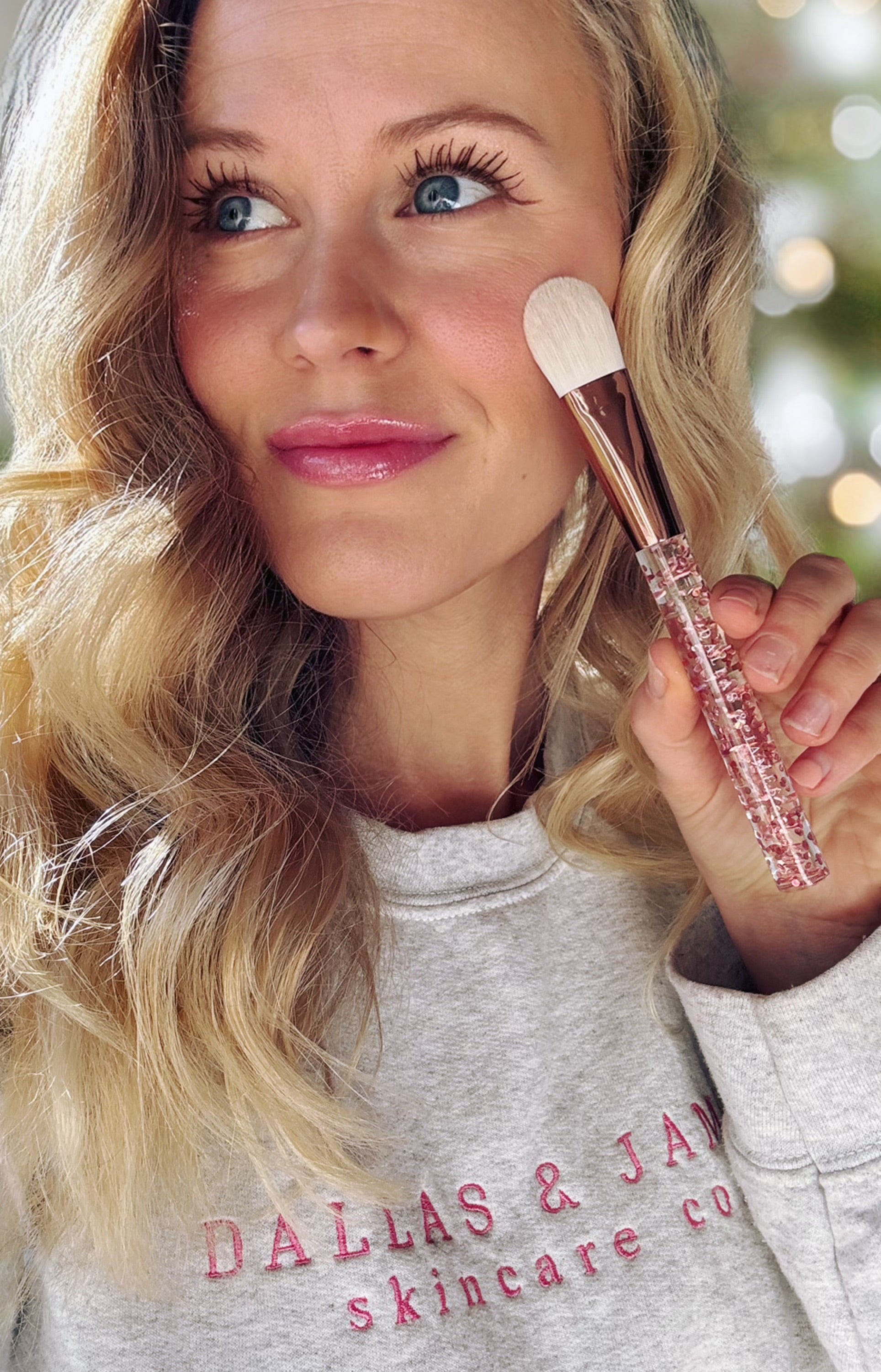 Dream Glow Skincare Brush